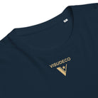 Organic cotton t-shirt in navy blue. Close up sample with visudeco logo on the front.
