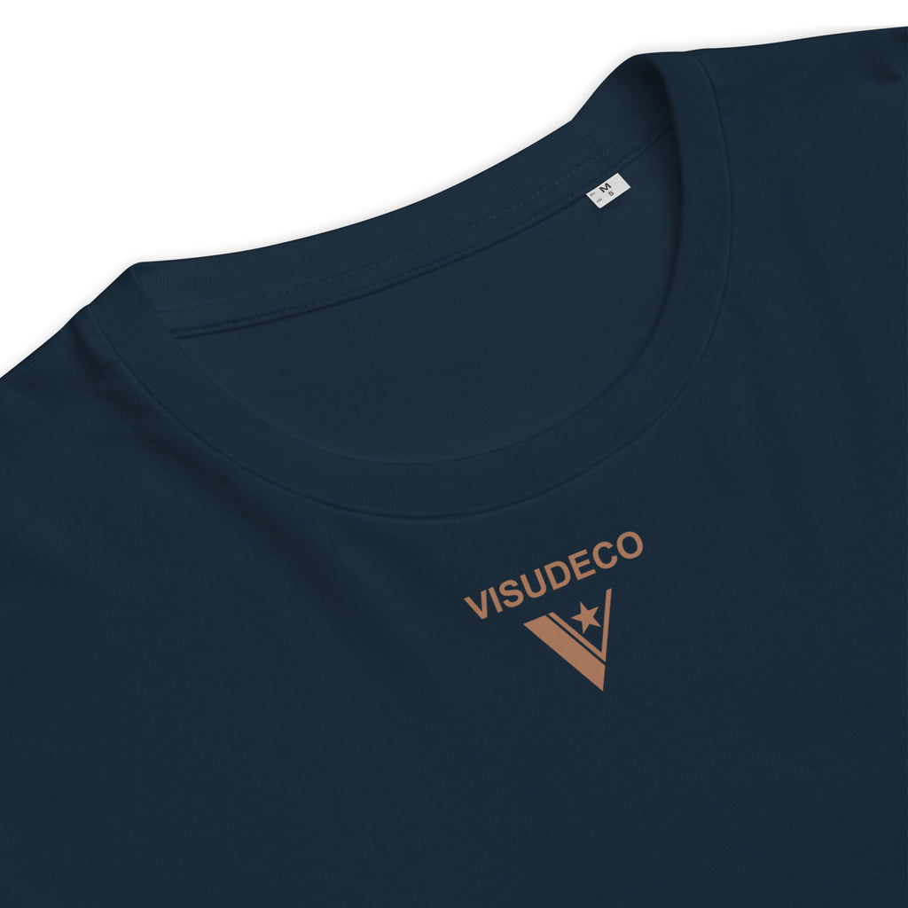 Organic cotton t-shirt close up with the visudeco logo on the front.
